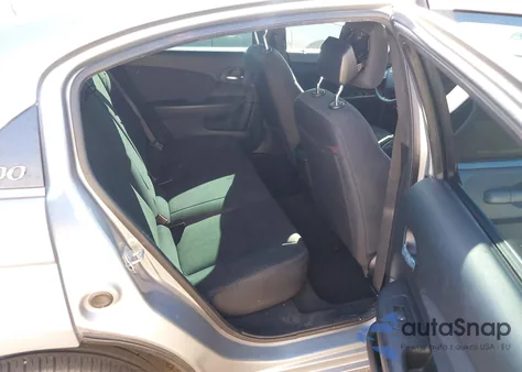 2013 Chrysler 200 Lx z USA, uszkodzony, nr VIN 1C3CCBAB6DN642302